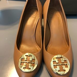 Tory Burch Alice Wedge - size 7